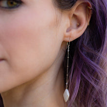 Load image into Gallery viewer, kite pearl drop earrings