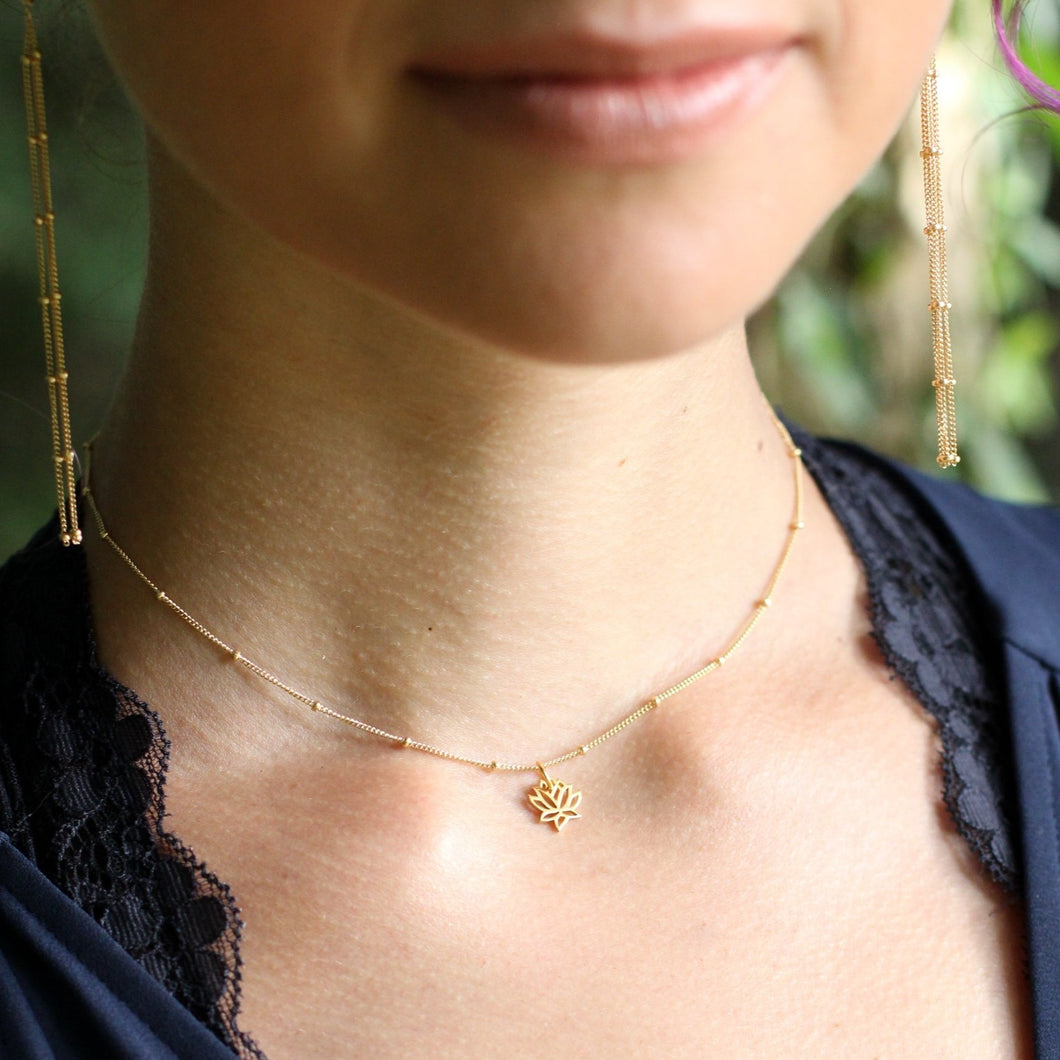 gold little lotus necklace